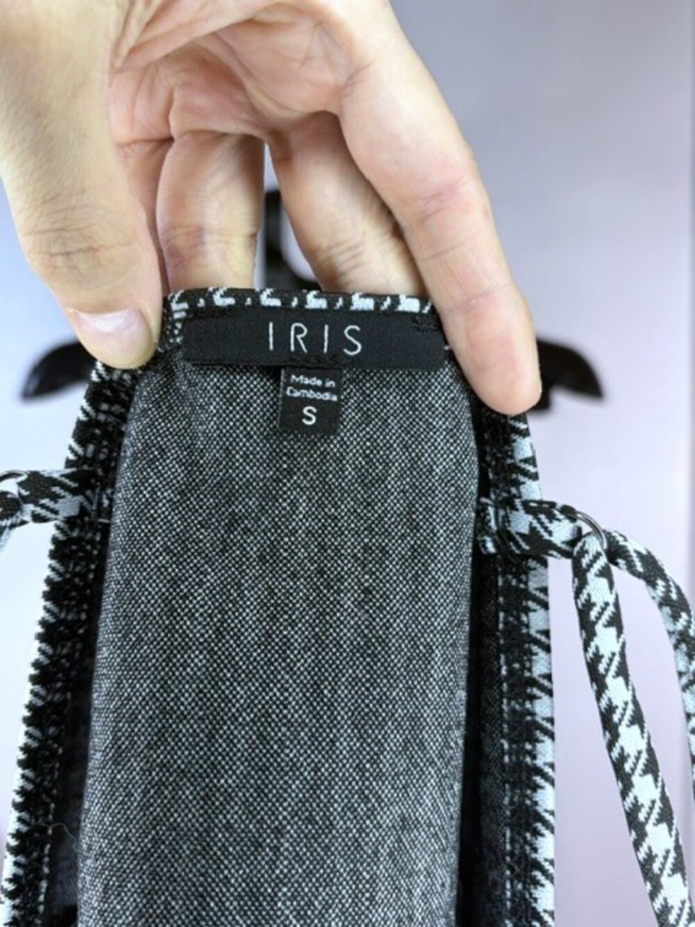 Iris - Picture 3 of 3
